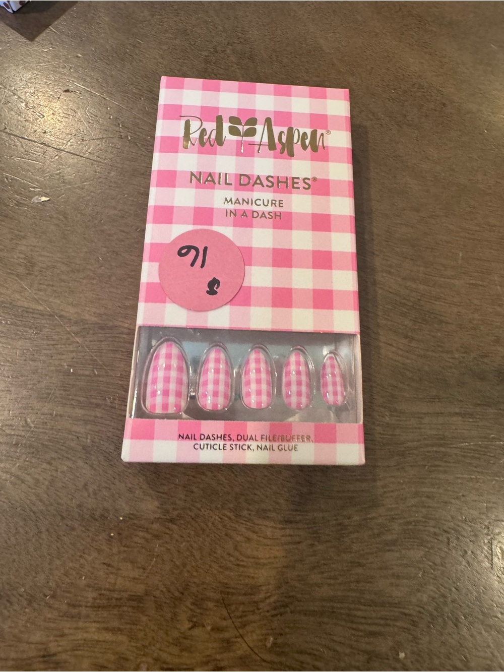 Red Aspen Press On Nails, Medium Almond, Angie’s Picnic Blanket